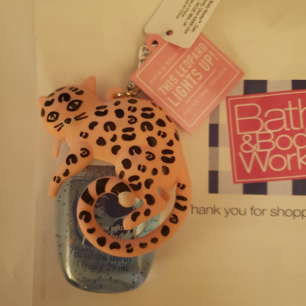 Bath and body leopard holder